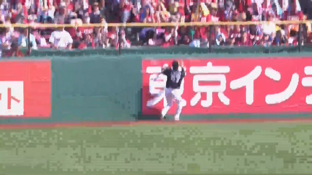 福岡ソフトバンク 緒方理貢 選手が背走しながらフェンス激突好プレー👏 👇ライブ配信はこちら