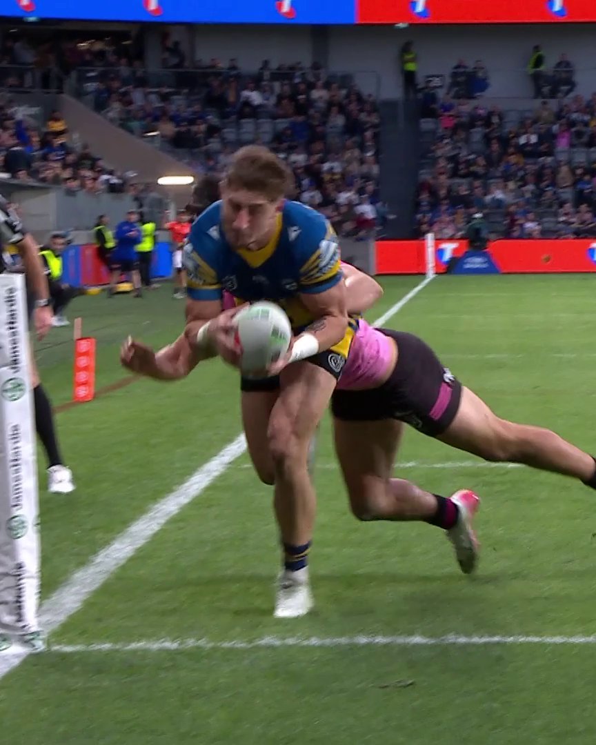 Simonsson flicks it to Lomax for a spectacular try! 🚀