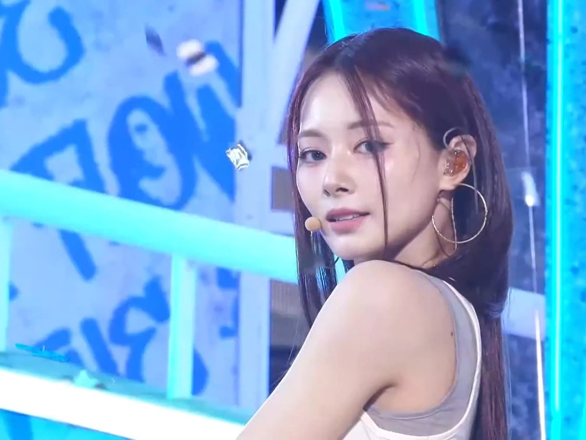 TZUYU SANA JIHYO ENDING FAIRY FOR THE FINAL THIS IS FOR STAGE