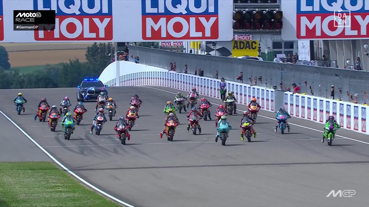 ¡QUÉ SALIDA! 🔥 Vente a disfrutar de Moto3 en Sachsenring: #GermanGP 🇩🇪 #MotoGP 🏁