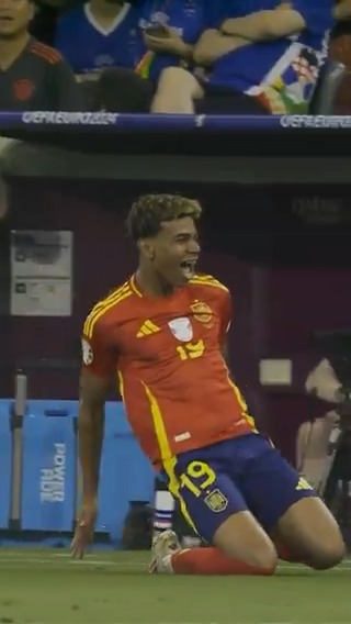 ⚽️ El gol de toda la vida. 🔥 De un joven que tiene toda la vida por delante para seguir marcando golazos. ¡¡FELIZ CUMPLEAÑOS!! #VamosEspaña