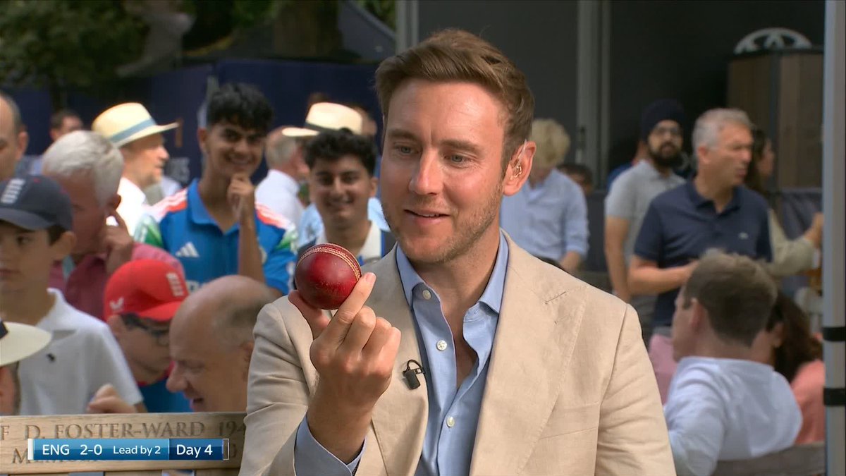 "I would play rugby with that!" 🤣 Stuart Broad has a look at a ball that didn't go through the gauge and deemed unsuitable at Lord's 👀