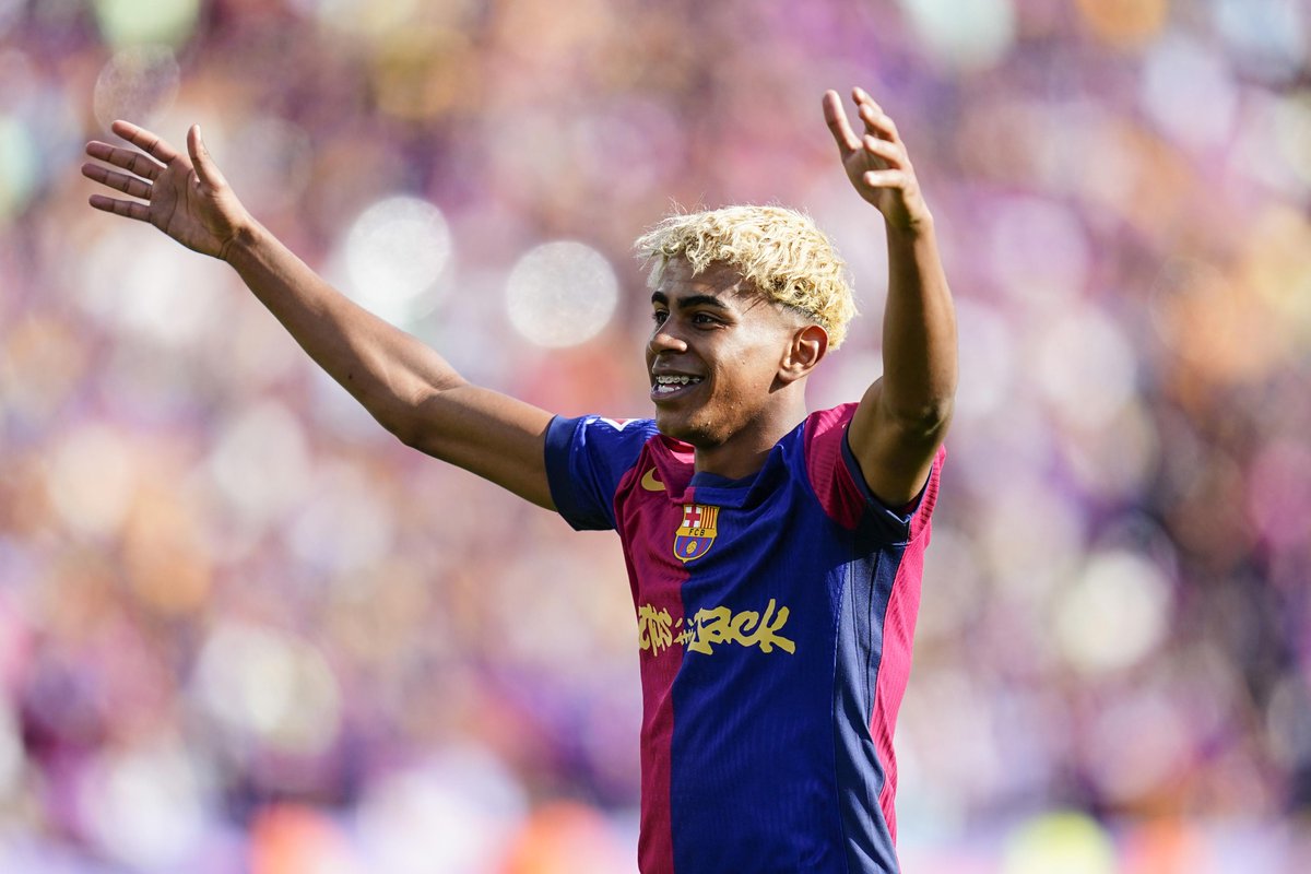 #LaLiga 🇪🇦 : Lamine Yamal nous a régalé cette saison avec ses buts⚽ et passes lasers. Selon-vous est-il le meilleur joueur de la LIGA? Gagnera t-il le ballon d'or de cette année? Dites-le nous en commentaire.