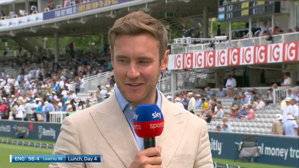 "The fast bowler KNOWS!" 🧠 The pace bowler's union in full effect here, with Stuart Broad backing Mohammed Siraj's review which dismissed Ollie Pope 🤝