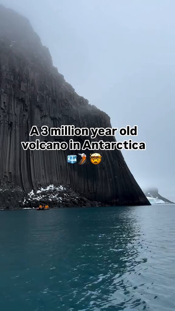 🇦🇶 THIS 3-MILLION-YEAR-OLD VOLCANO IN ANTARCTICA LOOKS STRAIGHT OUT OF A SCI-FI MOVIE Located in the South Shetland Islands, it towers over the ice with lava-formed walls that look like nature copy-pasted an alien fortress. Source: Visit