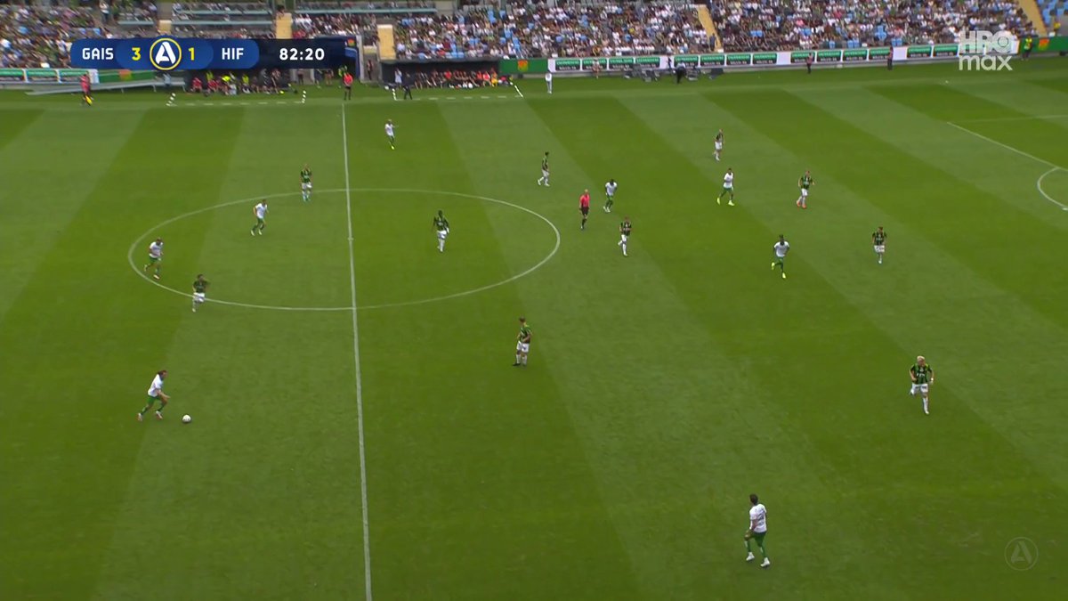 Straffspark till Hammarby efter den här situationen. 📲 Se matchen på Kanal 5 och HBO Max