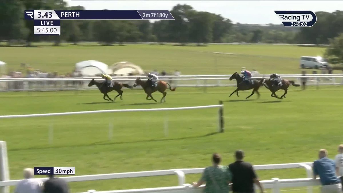 It's that man again... 💪 Sean Bowen takes out the feature on Sea Aster, who keeps well-backed fav Wasdell Dundalk at bay in the closing stages. That's a double on the day for jockey and trainer. Gordon Elliott | perthracecourse