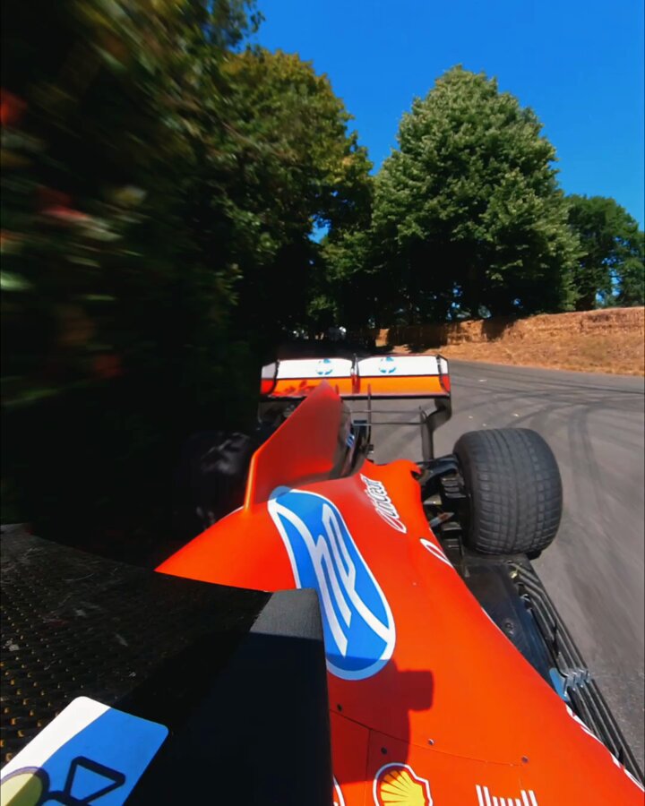 Getting the tyres warmed up before the hill climb 🔥