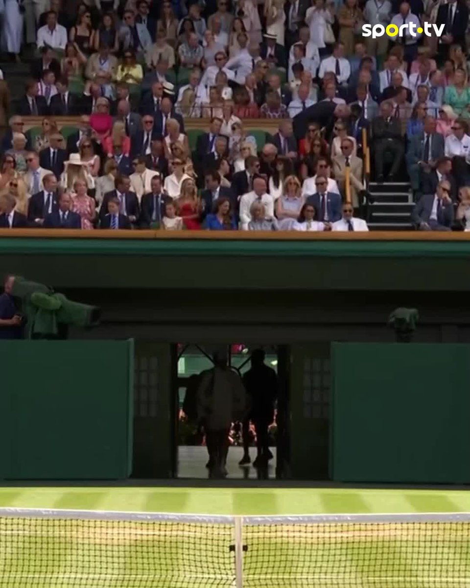 Entram os artistas no Court Central de Wimbledon 😍 #sporttvportugal #TENISnaSPORTTV #Wimbledon #CarlosAlcaraz #JannikSinner