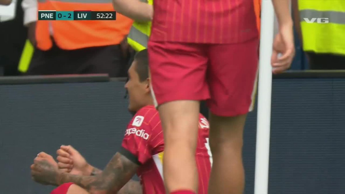 GRAN GESTO DEL URUGUAYO: Darwin Núñez marcó el 2-0 del Liverpool ante Preston y lo celebró con dedicatoria especial para Diogo Jota. 📹 Liverpool FC