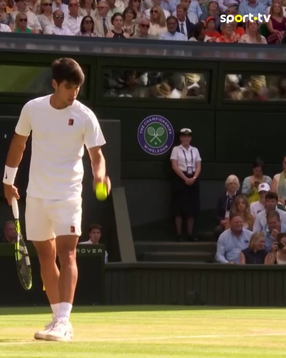 Grande esquerda de Carlitos 🥵 #sporttvportugal #TENISnaSPORTTV #Wimbledon #CarlosAlcaraz #JannikSinner #BetclicWimbledon