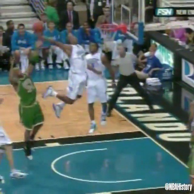 Dwight Howard in Boston today. This was a crazy oop!