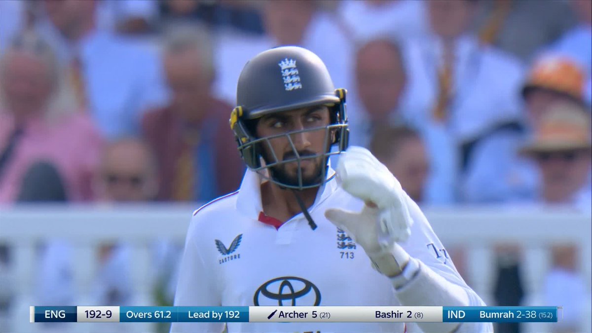 Shades of Leach at Headingley in 2019... Shoaib Bashir scampers to get off strike against Jasprit Bumrah! 😅