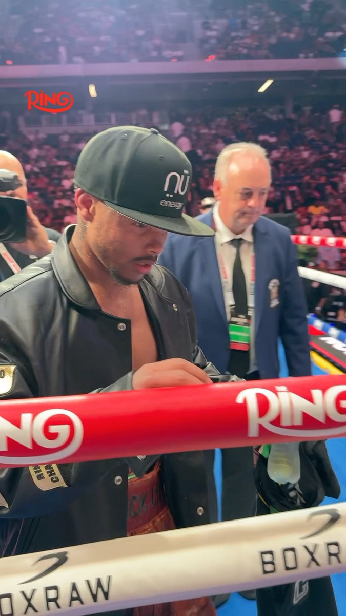 Bernard Hopkins giving Shakur Stevenson some words of wisdom following his win against William Zepeda last night 🔥