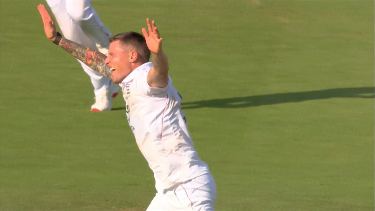 CARSE PINS GILL! A massive moment towards the end of day four as Brydon Carse dismisses the India captain 🔥