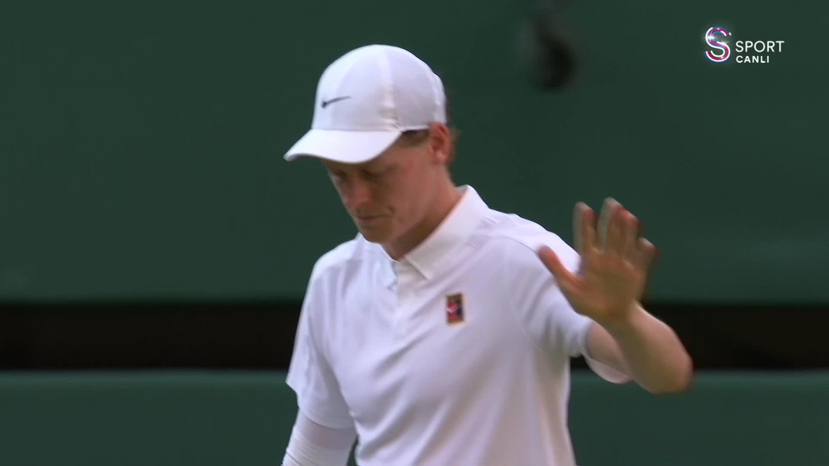 Jannik Sinner çok kritik anda servisi kırdı! 👀 Set için servisler ⏳