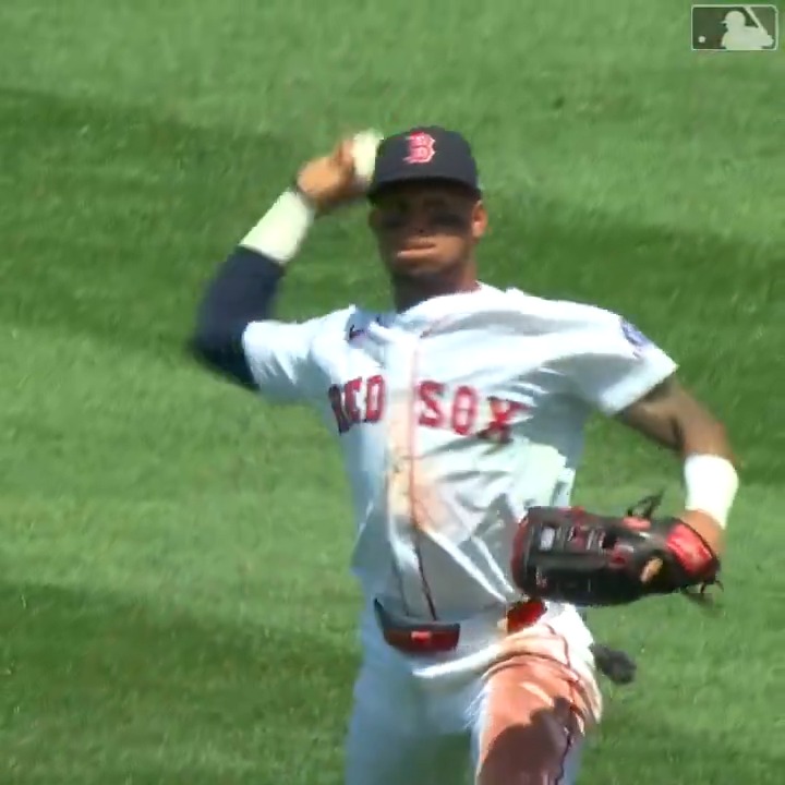 Heads-up baseball at its finest! 😮‍💨