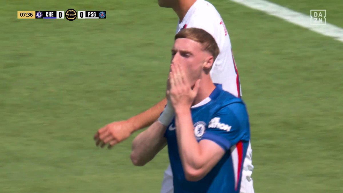 ON L’A TOUS VU DEDANS CETTE FRAPPE DE COLE PALMER !! 😱 Le temps d’un court instant. 😅