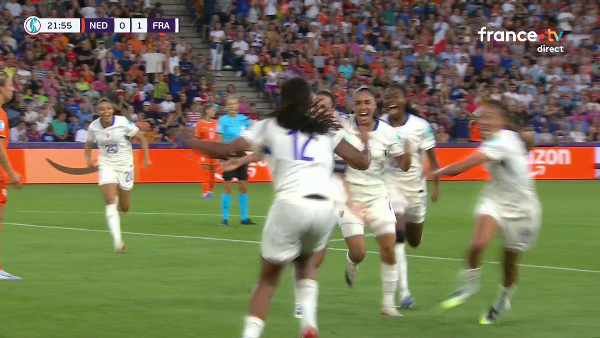 Si c’est pas un beau cadeau d’anniversaire ça 😍 #PBSFRA #WEURO2025