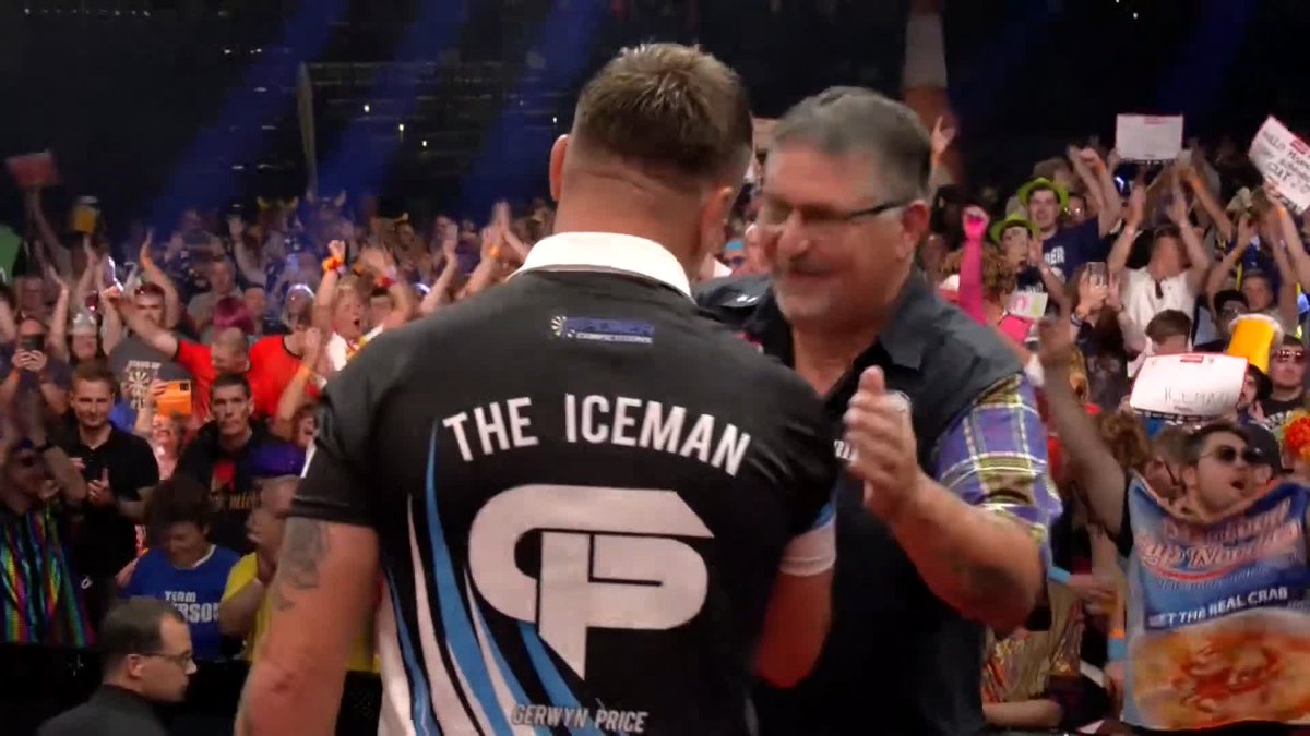 PRICE THE KING IN KIEL! 🏆 Gerwyn Price is the 2025 Baltic Sea Darts Open champion! The Welshman runs out an emphatic 8-3 winner against Gary Anderson to win his first European Tour title of 2025! 📺 #ET9 | Final