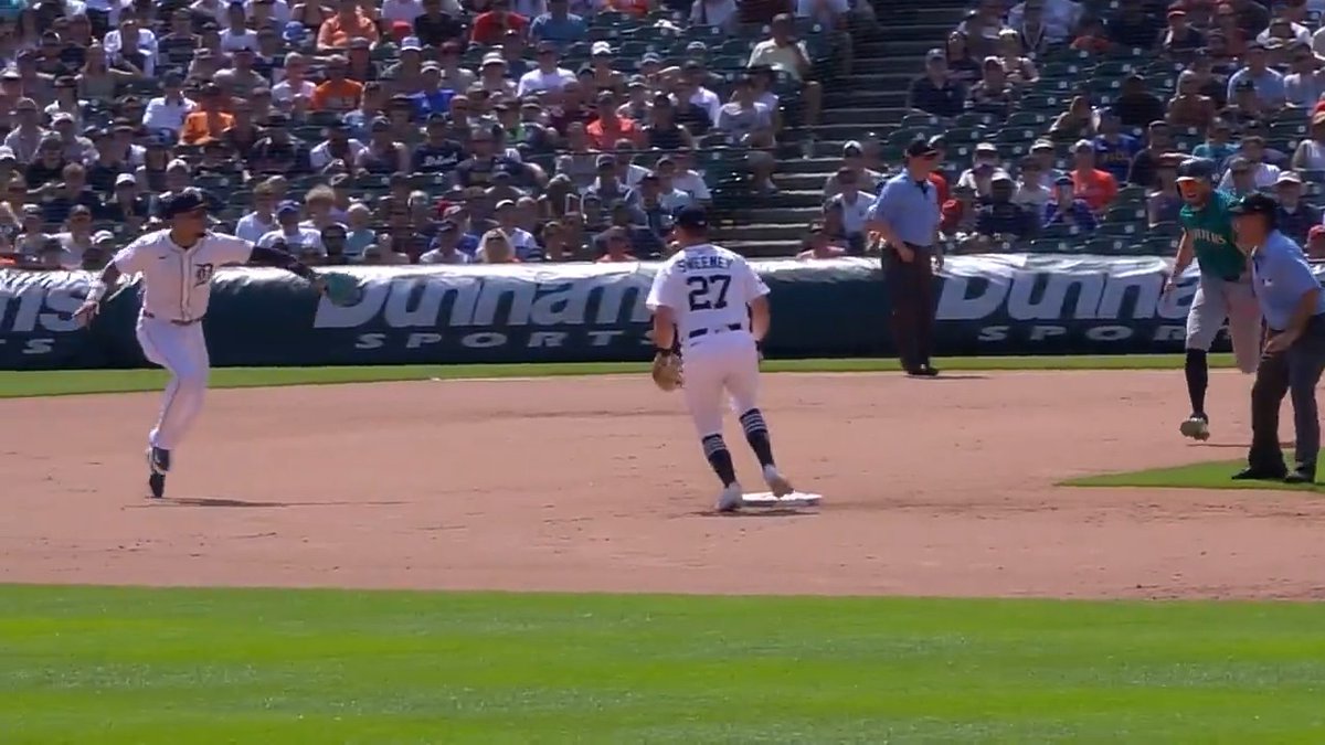 The @Tigers defense comes up CLUTCH to keep the game tied!