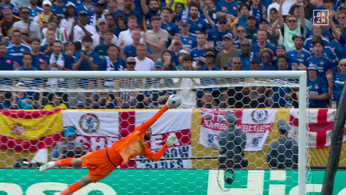 LA PARADA QUE TODO PORTERO SUEÑA HACER ALGUNA VEZ 😮😮😮😮 A mano cambiada. Para evitar un golazo de Delap… ¡BRU-TAL! FIFA Club World Cup | La final, gratis en | #FIFACWC #TakeItToTheWorld