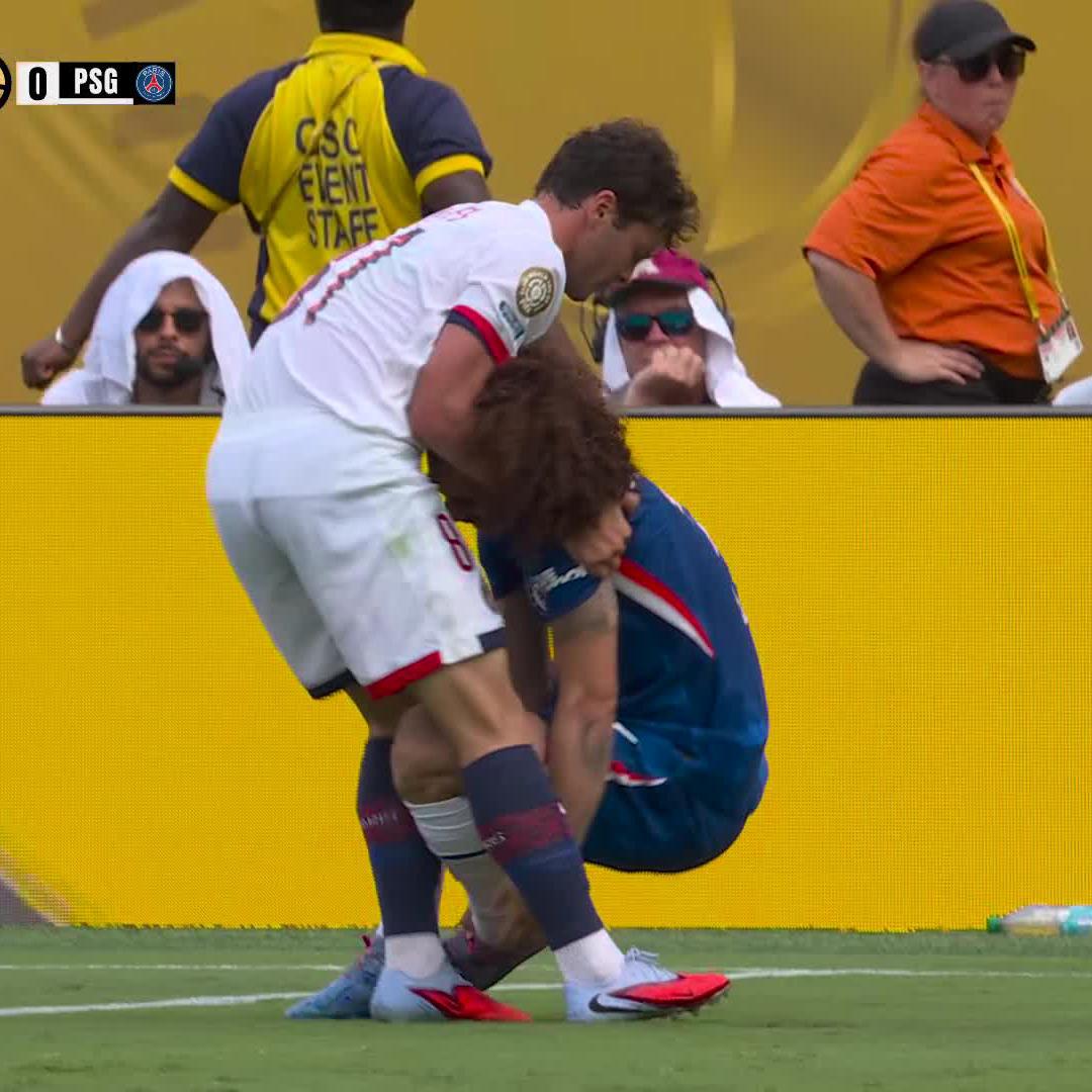 Cucurella hat Schmerzen #DAZNmoment Das Finale beim #FIFACWC zwischen Chelsea und PSG seht Ihr jetzt live und kostenlos auf DAZN #TakeItToTheWorld