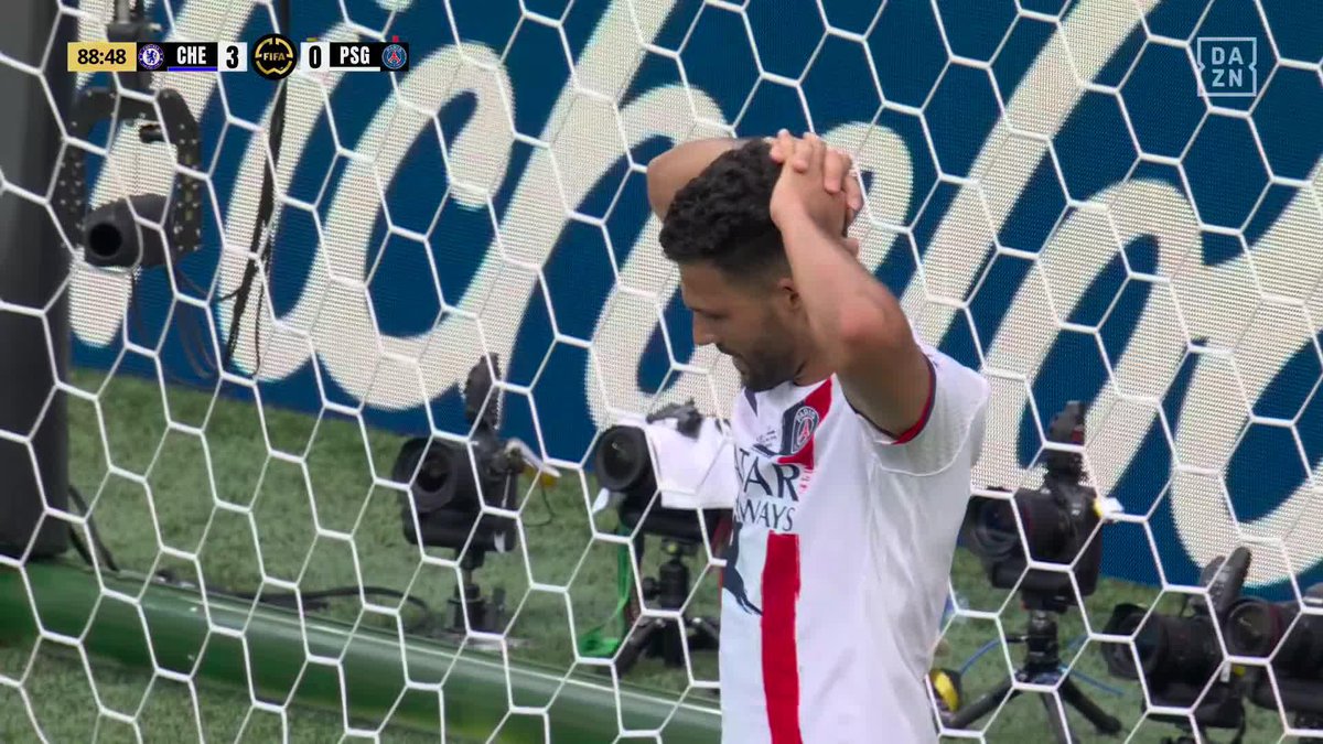 Gonçalo Ramos misses a big chance to take one back for PSG! 😬 Catch the FIFA Club World Cup Final | July 13 | Free | | #FIFACWC #TakeItToTheWorld #CHEPSG
