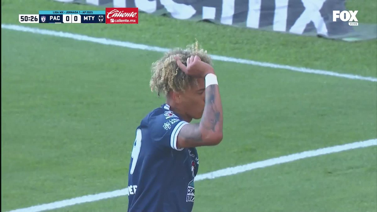 ¡GOOOOL de los Club Pachuca! 🇻🇪Jhonder Cádiz anota el 1-0 tras la revisión del VAR porque había sido anulado por fuera de lugar. #FOXestáCaliente 🔥