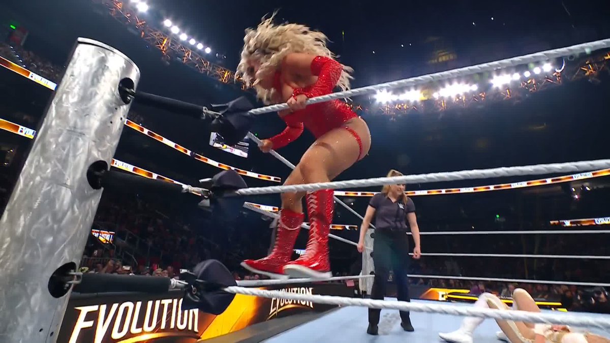 .Trish Stratus was one step ahead 🤭