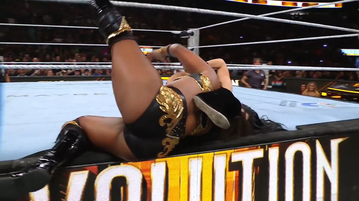 SHE DID IT!!! Stephanie Vaquer punched her ticket to WWE Clash in Paris! 🙌