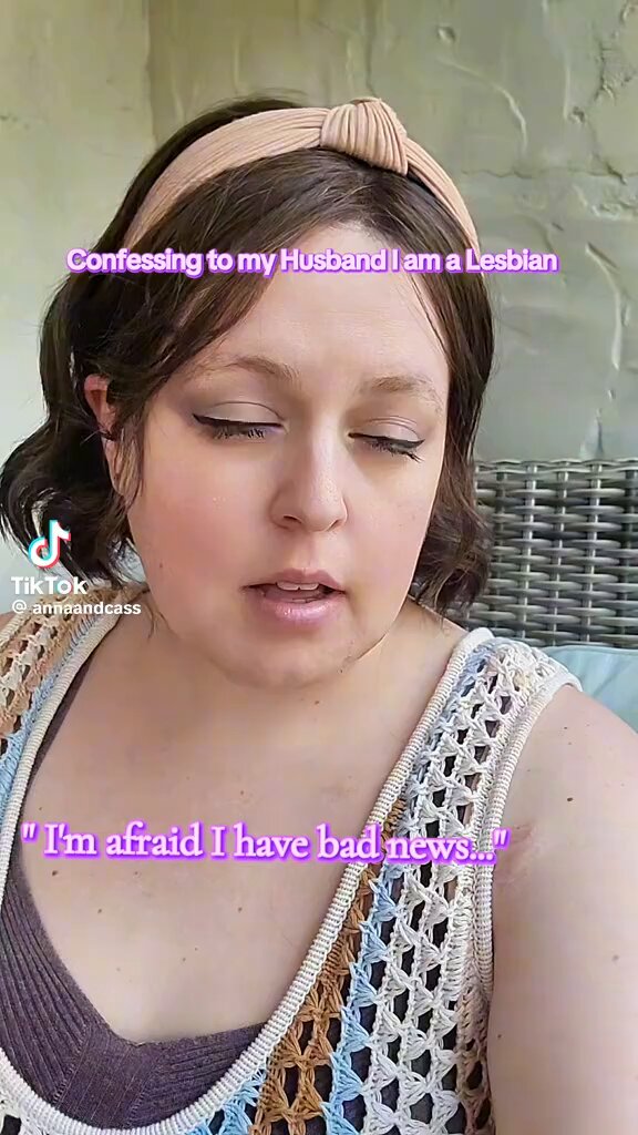 Wife: I'm a lesbian Husband: I'm a woman Wife: *admits defeat and stays in relationship she's trying to leave*