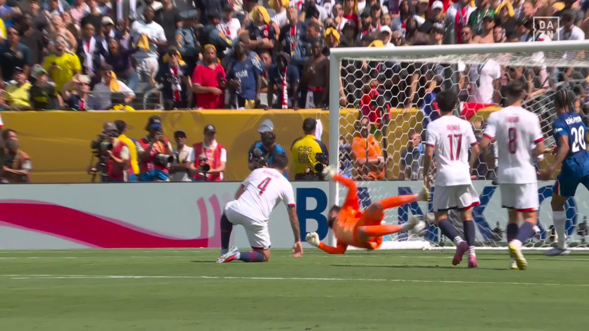 You can see the exact moment Vitinha’s soul leaves his body - he knew Palmer was scoring and there was nothing he could do about it 😂😂😂
