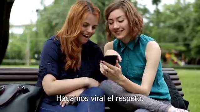 Los discursos de odio amenazan la convivencia y erosionan los valores democráticos. ¿Qué tienen en común? ▪️Grupo diana: personas de África, musulmanas y afrodescendientes ▪️Deshumanización ▪️Vinculación a inseguridad ▪️Información falsa #NoAlOdio ⬇️