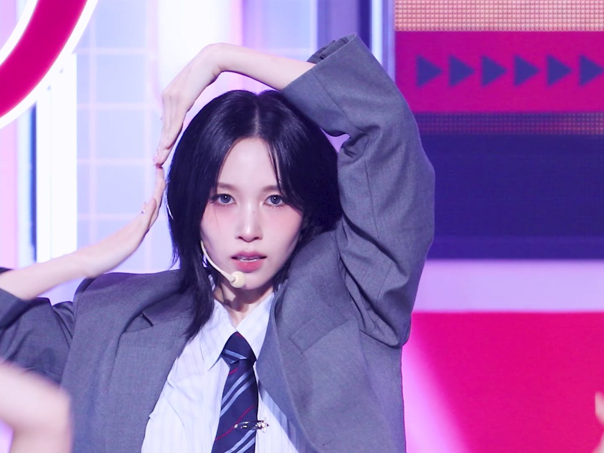 THIS MINA LOOK WILL GO DOWN IN HISTORY