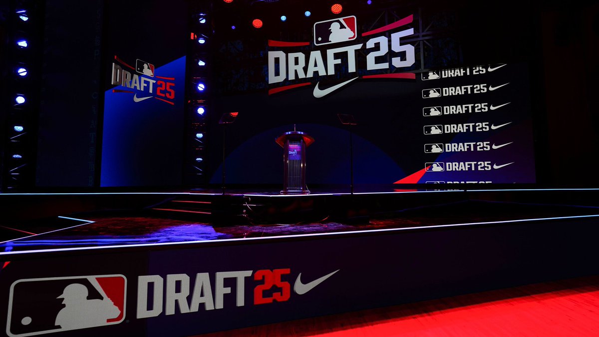 Not one, not two, not three... but FOUR first-rounders on Day 1 of the #MLBDraft! Gage Wood → Phillies (No. 26) Wehiwa Aloy → Orioles (No. 31) Zach Root → Dodgers (No. 40) Charles Davalan → Dodgers (No. 41) Recap & analysis from MLB Network ⤵️