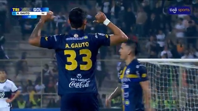 Esto tampoco es culpa del arbitraje. Que bárbaro, lo que se les antojaba hicieron los de Trinidense... No sale de mi cabeza por qué tanta inutilidad, tanta diferencia de actitud de un tiempo a otro.