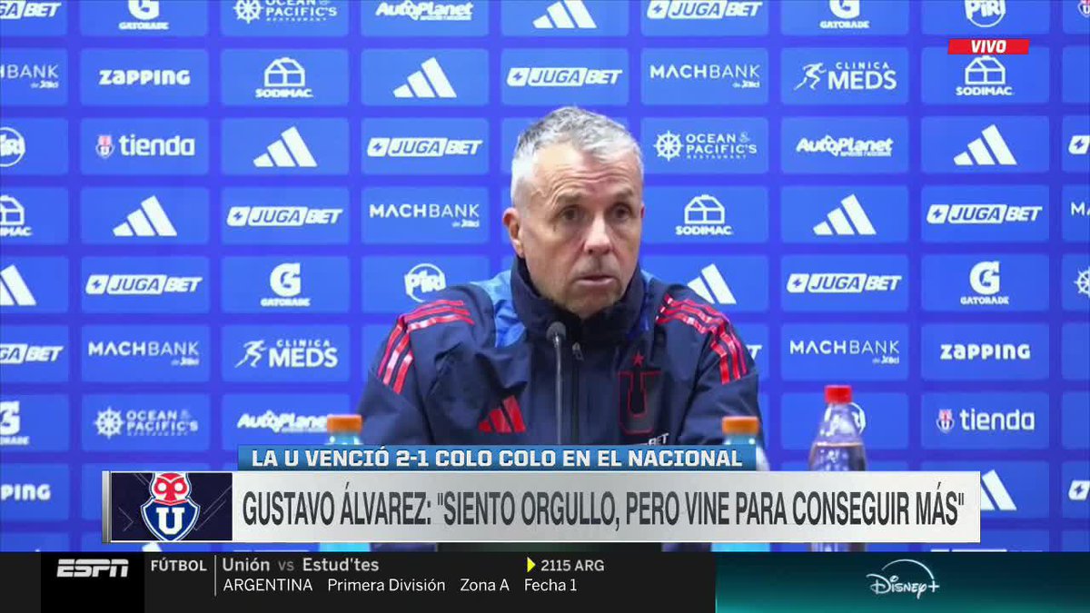 "VINE A ESTE CLUB PARA CONSEGUIR ALGO MUCHO MÁS GRANDE" #SportsCenter Gustavo Álvarez, entrenador de Universidad de Chile, valoró la victoria sobre Colo Colo para terminar con otra racha negativa en el Superclásico, pero recalcó que "son tres puntos".