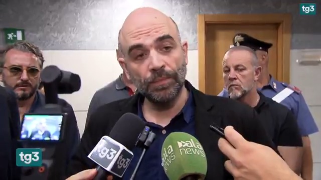 Confermate in appello le condanne al capo del clan dei Casalesi Francesco Bidognetti e all'avvocato Michele Santonastaso per le minacce rivolte 17 anni fa a Rosaria Capacchione e Roberto Saviano. Alla lettura della sentenza lo scrittore è scoppiato in lacrime