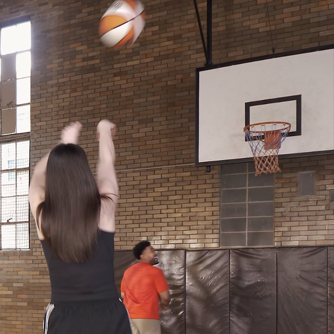 Do I get any style points for the behind the back assist Caitlin Clark?