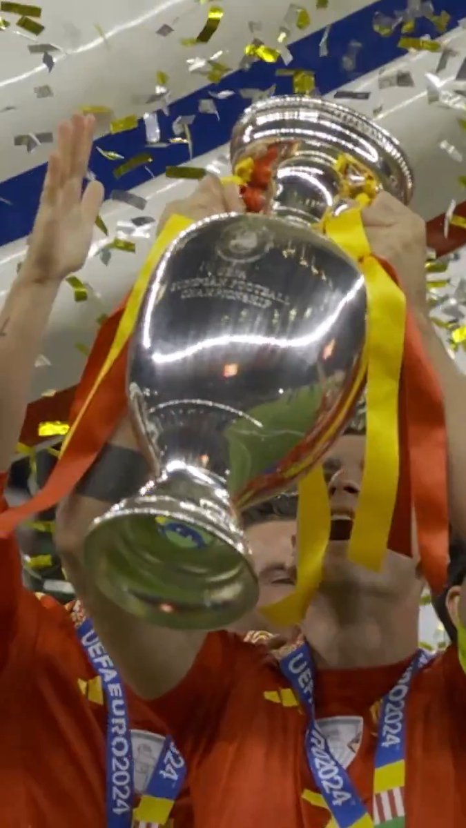 🌙 Nada mejor para despedir este 𝟭𝟰/𝟬𝟳... 🏆 ¡El 𝗺𝗼𝗺𝗲𝗻𝘁𝗼 𝗰𝘂𝗹𝗺𝗲𝗻 de la #EURO2024! #VamosEspaña