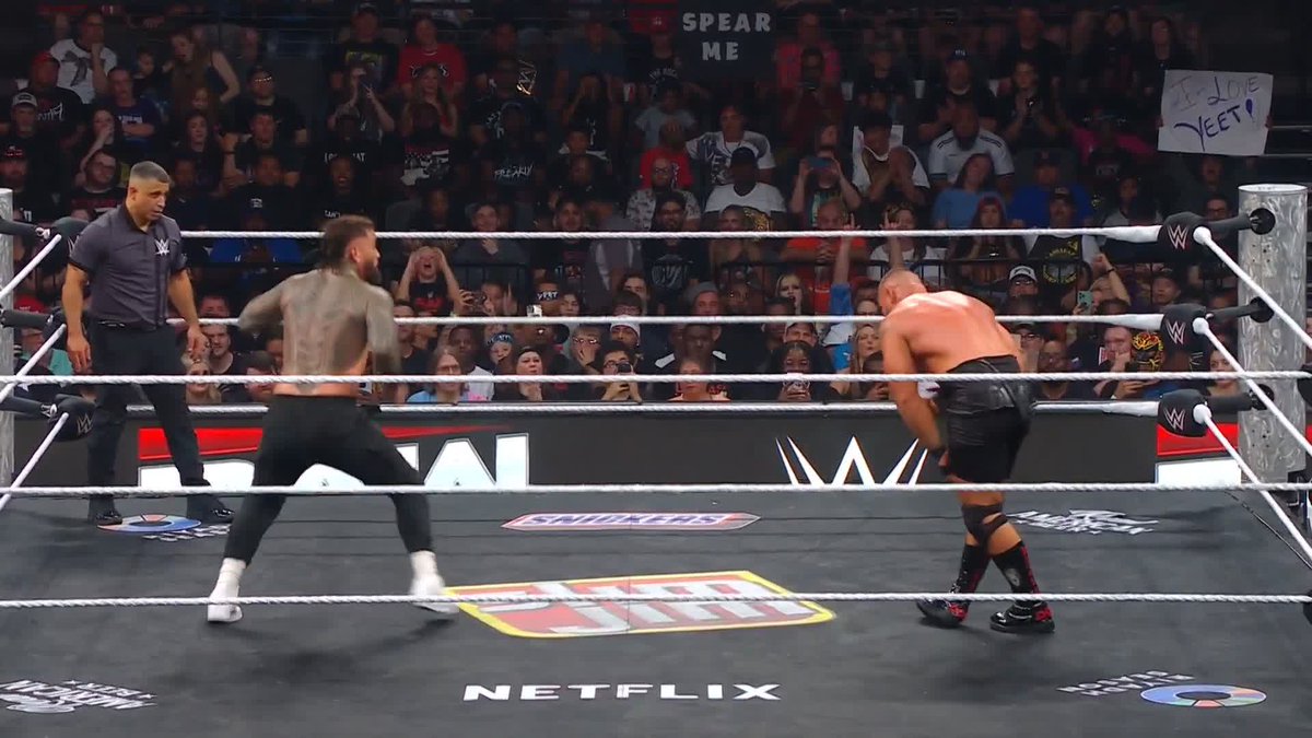 Who advances between BRON BREAKKER and JEY USO?!