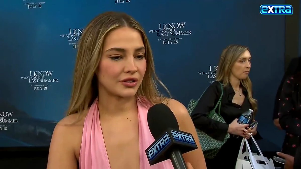 Madelyn Cline falou para Extra TV sobre como é gravar 5ª temporada sem Rudy Pankow: É definitivamente estranho porque gravamos 4 temporadas com ele […], mas também estamos muito felizes em estar lá. Nosso companheirismo e nossa química também é incrível.