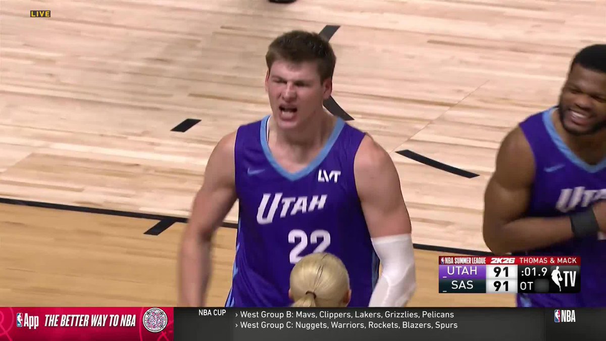 KYLE. FILIPOWSKI. MY GOODNESS 🤯🤯 A POSTER TO TIE IT WITH 1.9s LEFT IN OT!