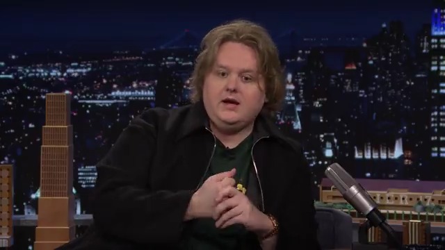 “You can try and get tickets but they’re sold out, baby.” -Lewis Capaldi on going back on tour 🤣 #FallonTonight