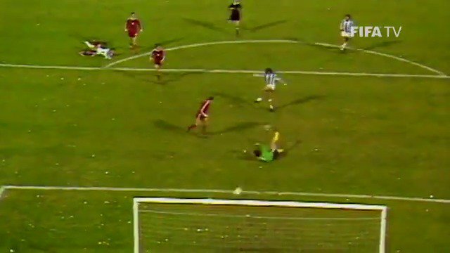 Mario Kempes 71 today World Cup & Golden Boot winner in 1978 Valencia legend, who made 164 appearances & scored 116 goals for the club Won 1 Copa Del Rey, 1 Cup Winners Cup & 1 Super Cup