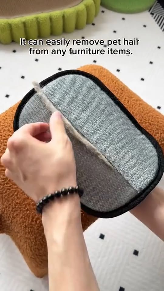 Pet hair everywhere? Not anymore! 🧤 Just swipe with these magic gloves and poof—fur be gone! No mess, no fuss, reusable, and way more fun than sticky rollers. Your couch (and your sanity) will thank you! Buy 1 Get 1 Free !!! Limited Stock Alert!