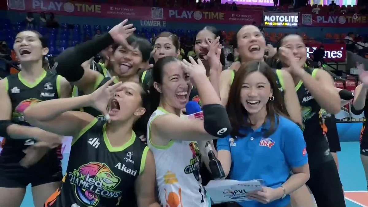ALDEN, IKAW NAMAN 🤪💚 With Donny Pangilinan showing his support courtside, Jov Fernandez and the Nxled Chameleons rode the kilig to their third straight win—then sent a playful shoutout to Alden Richards next! #PVL2025 #TheHeartofVolleyball #PVLonTour