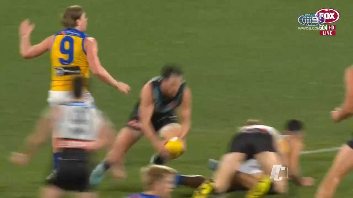 "That's four weeks! You can't kick people in football." Eddie and Hirdy can't believe Harley Reid was only fined for this incident. #9FootyClassified | Watch on Nine &amp; 9Now 🖥️