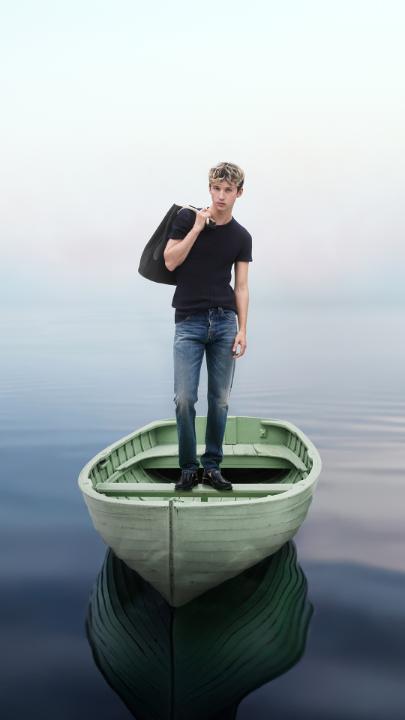A timeless endless summer. Prada Ambassador Troye Sivan, starring in “Days of Summer” campaign. Creative Directors: #MiucciaPrada and #RafSimons Photography: Oliver Hadlee Pearch Campaign Creative Direction, Film Direction: Ferdinando Verderi #PradaSummer #Prada